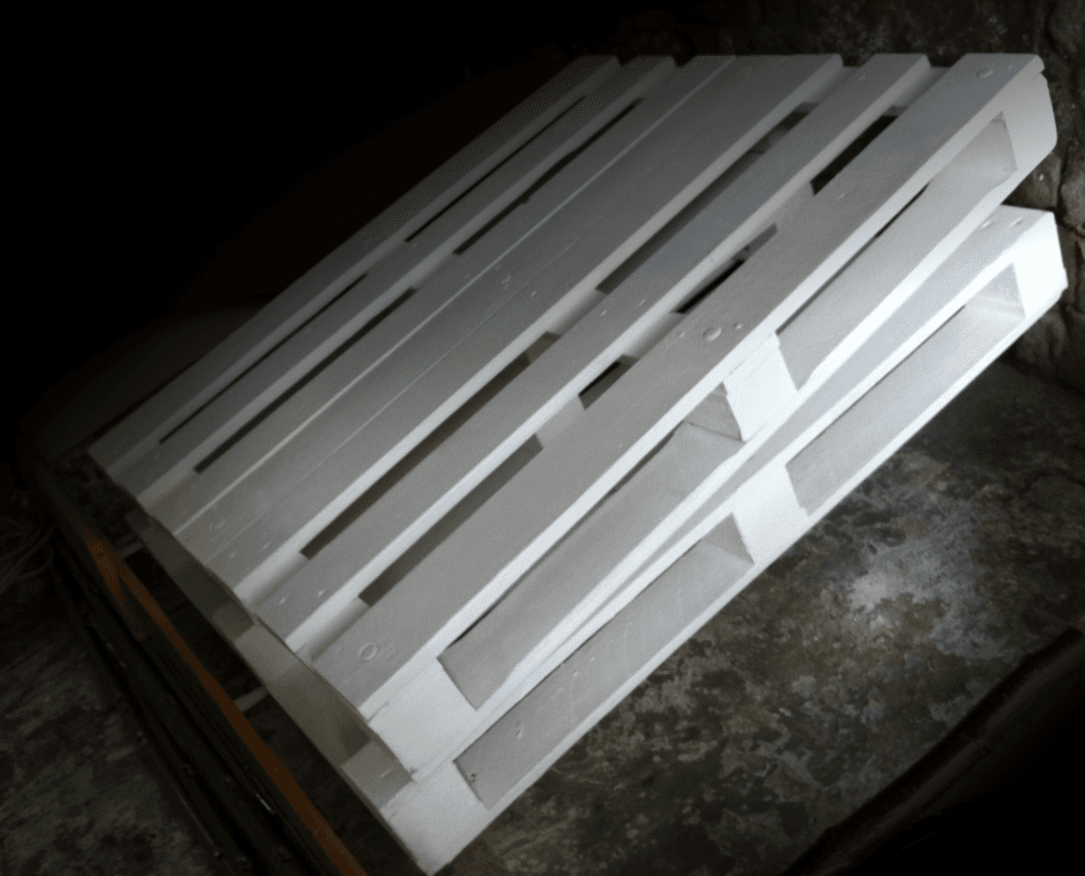 Wide range of wooden and plastic pallets - Extra Pallets LTD